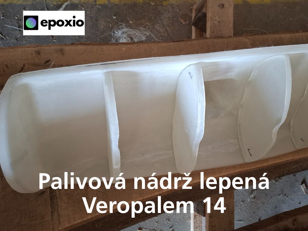 palivová nádrž lepená lepidlem Veropal 14